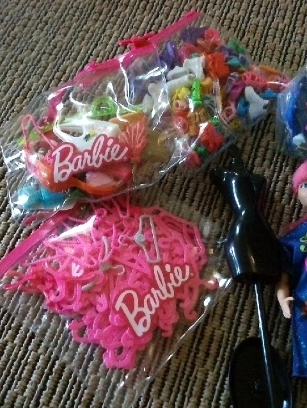 Barbie Travel Carry Case and Assorted Dolls - Pink and White